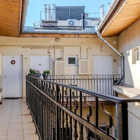 Cozy Flat In The Heart Of Buda Budapest Luaran gambar