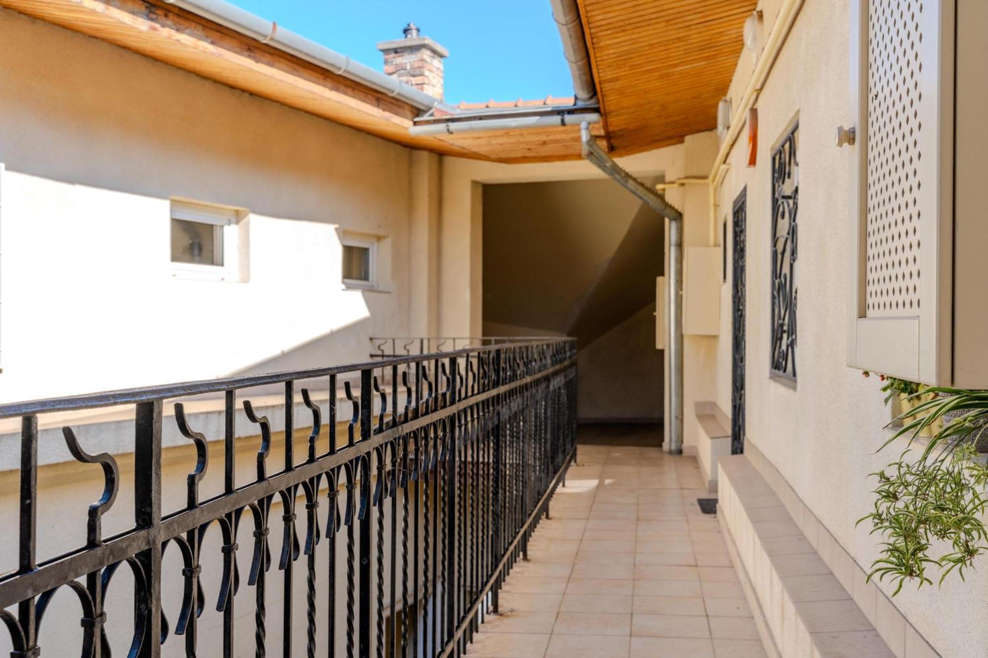 Cozy Flat In The Heart Of Buda Budapest Luaran gambar